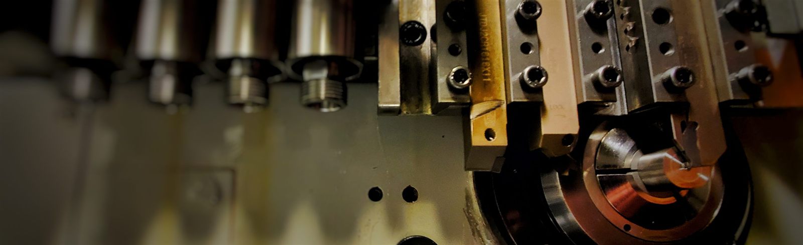 Tooling and spindle inside Swiss machining equipment